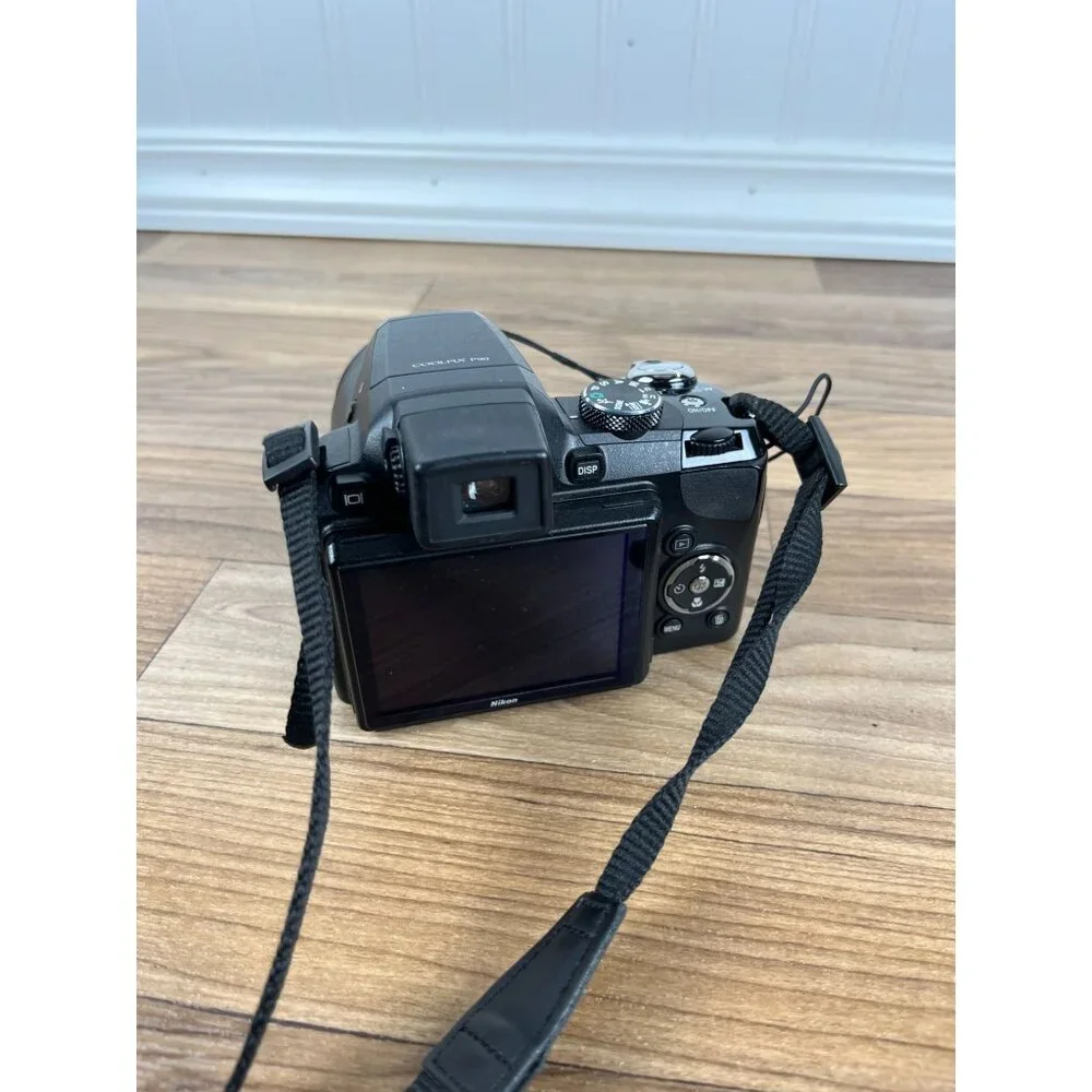 Nikon COOLPIX P90 12.1 MP Digital Camera (Tested) No Charger